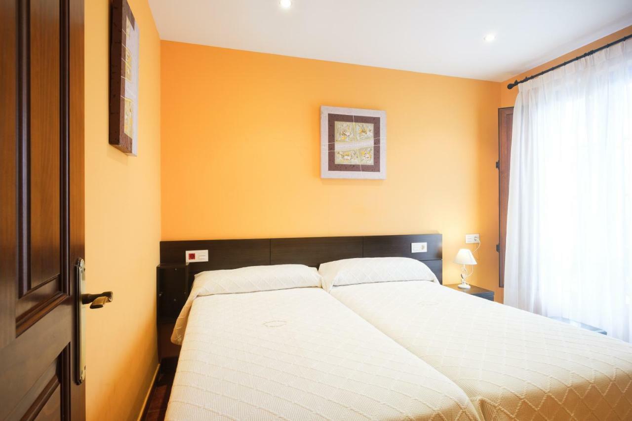 Manzaneda  Apartamentos De Herminia מראה חיצוני תמונה