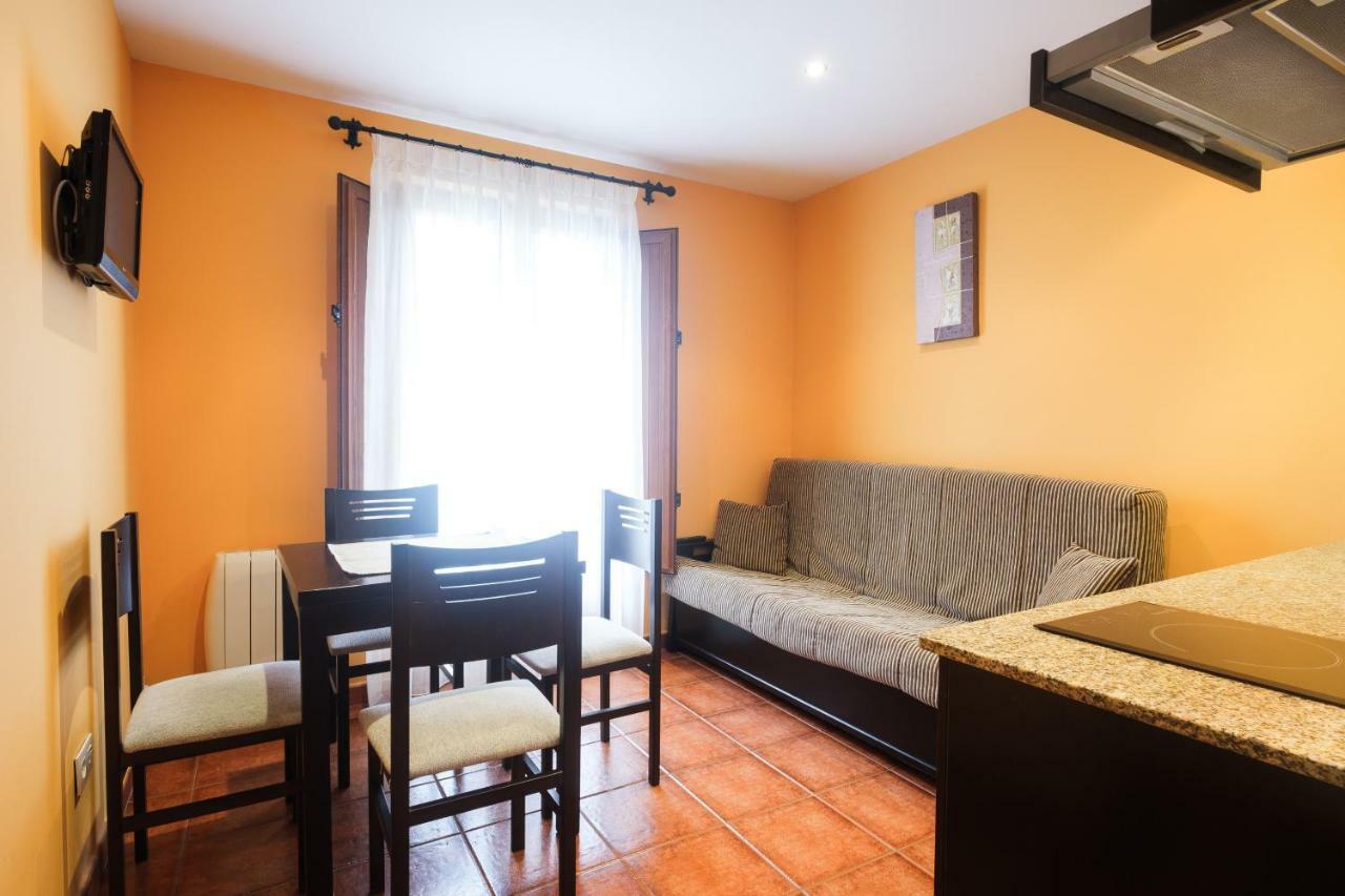 Manzaneda  Apartamentos De Herminia מראה חיצוני תמונה