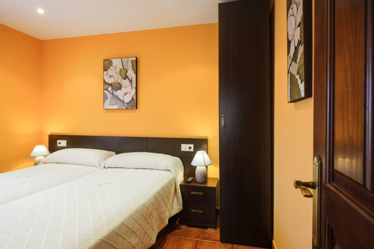 Manzaneda  Apartamentos De Herminia מראה חיצוני תמונה