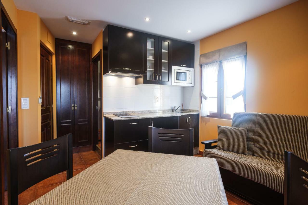 Manzaneda  Apartamentos De Herminia מראה חיצוני תמונה