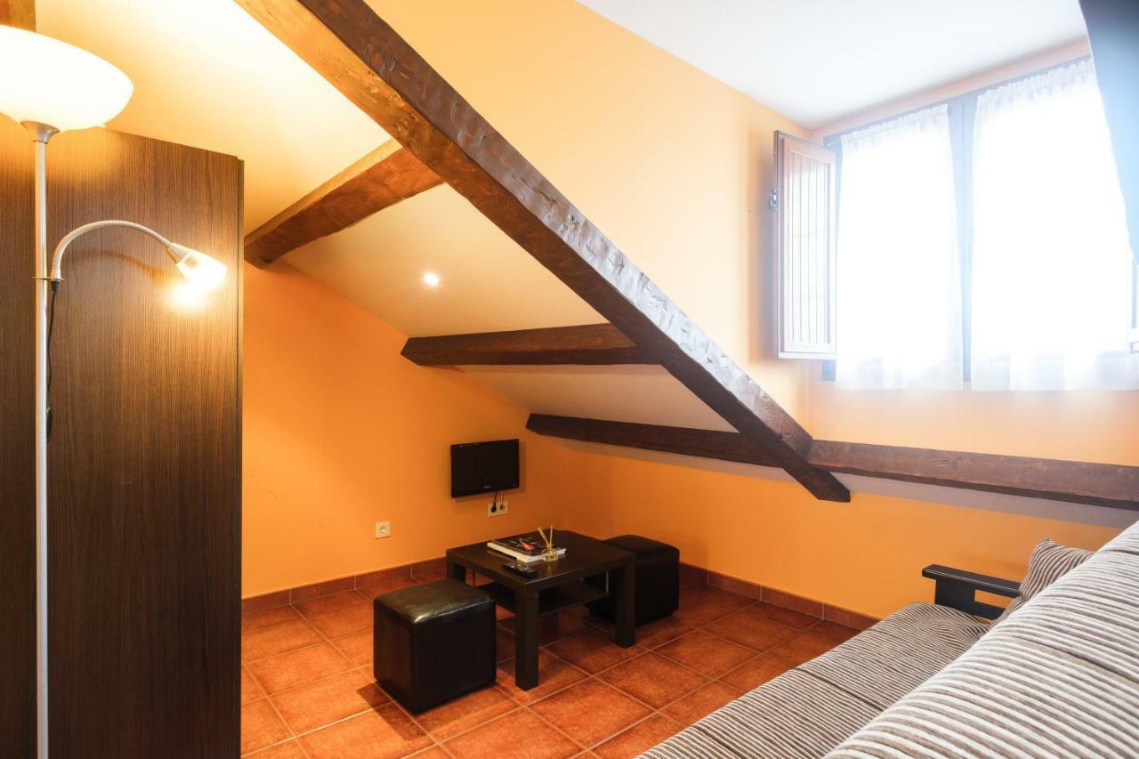 Manzaneda  Apartamentos De Herminia מראה חיצוני תמונה