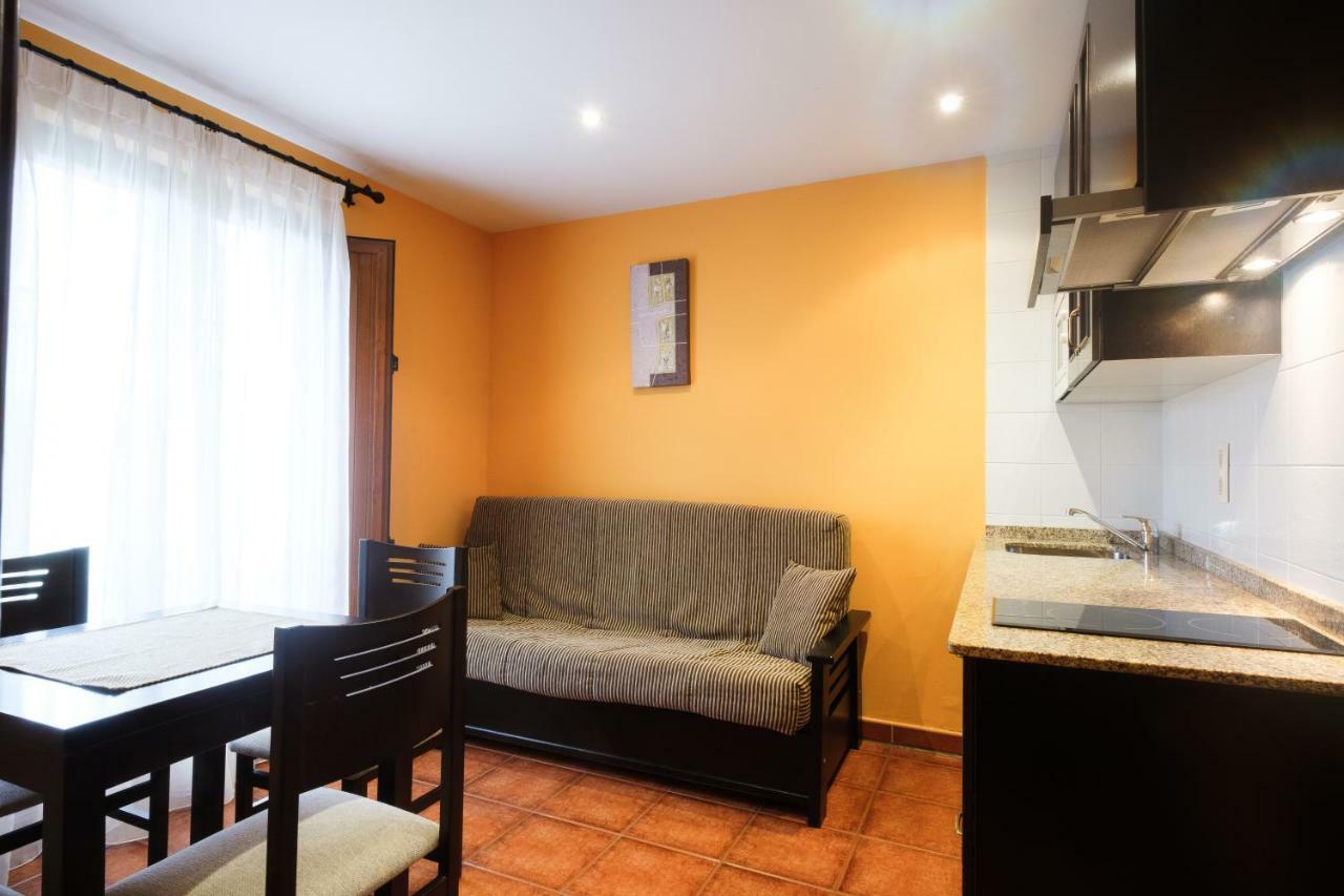 Manzaneda  Apartamentos De Herminia מראה חיצוני תמונה