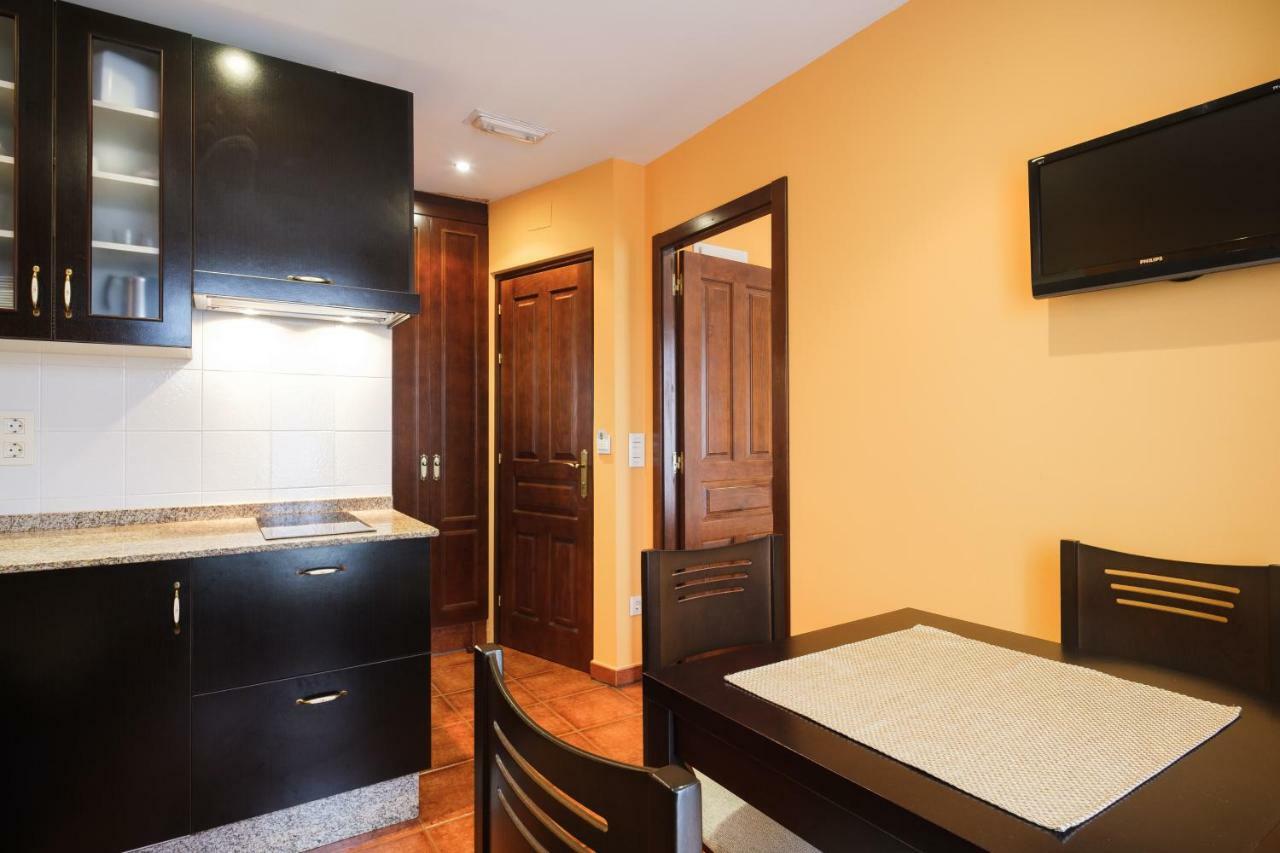 Manzaneda  Apartamentos De Herminia מראה חיצוני תמונה