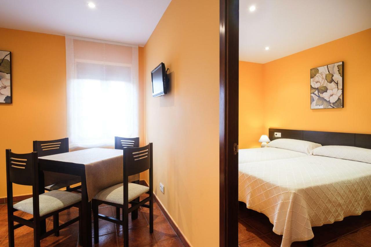 Manzaneda  Apartamentos De Herminia מראה חיצוני תמונה