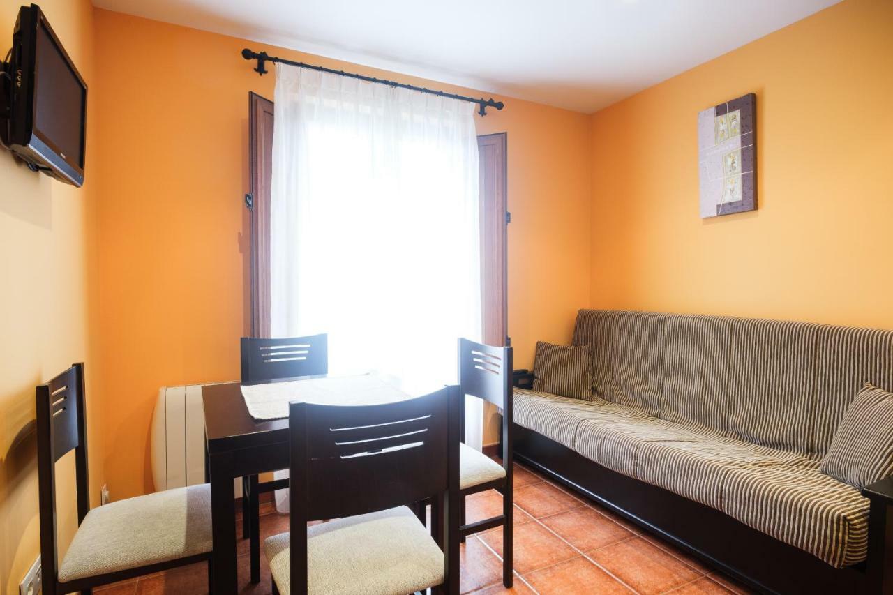 Manzaneda  Apartamentos De Herminia מראה חיצוני תמונה