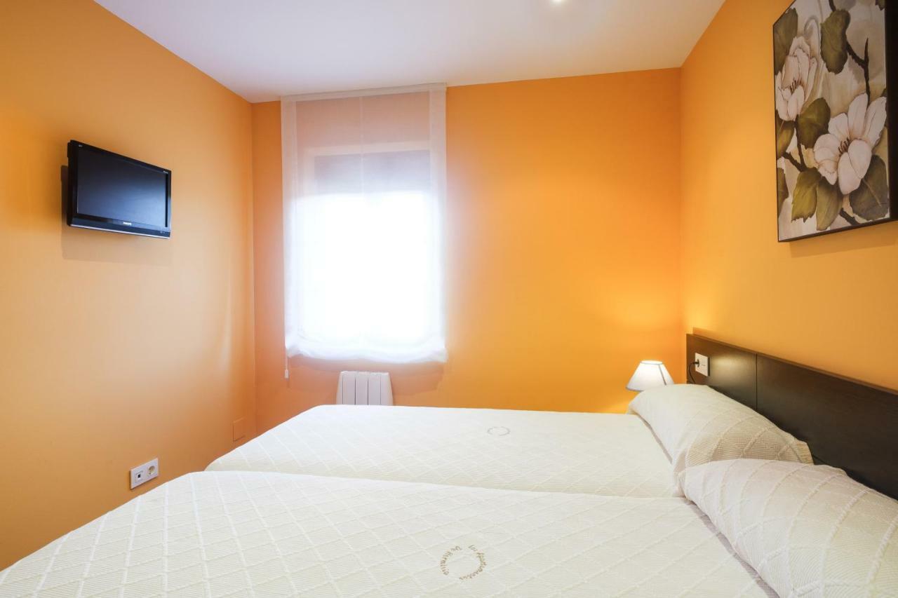 Manzaneda  Apartamentos De Herminia מראה חיצוני תמונה