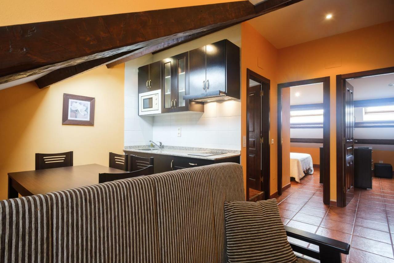Manzaneda  Apartamentos De Herminia מראה חיצוני תמונה